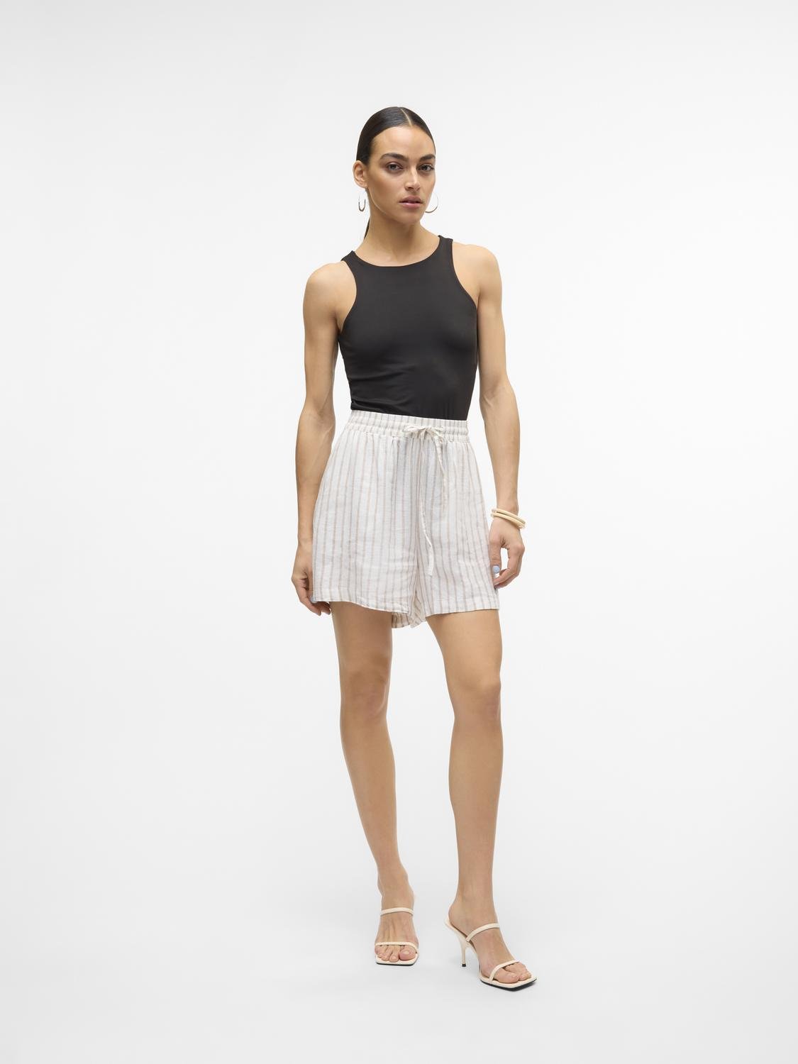 VMLINN Shorts - Snow White - VERO MODA & VILA Bergvik